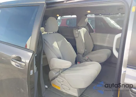 2011 Toyota Sienna Le V6 z USA, uszkodzony, nr VIN 5TDKK3DC4BS168751